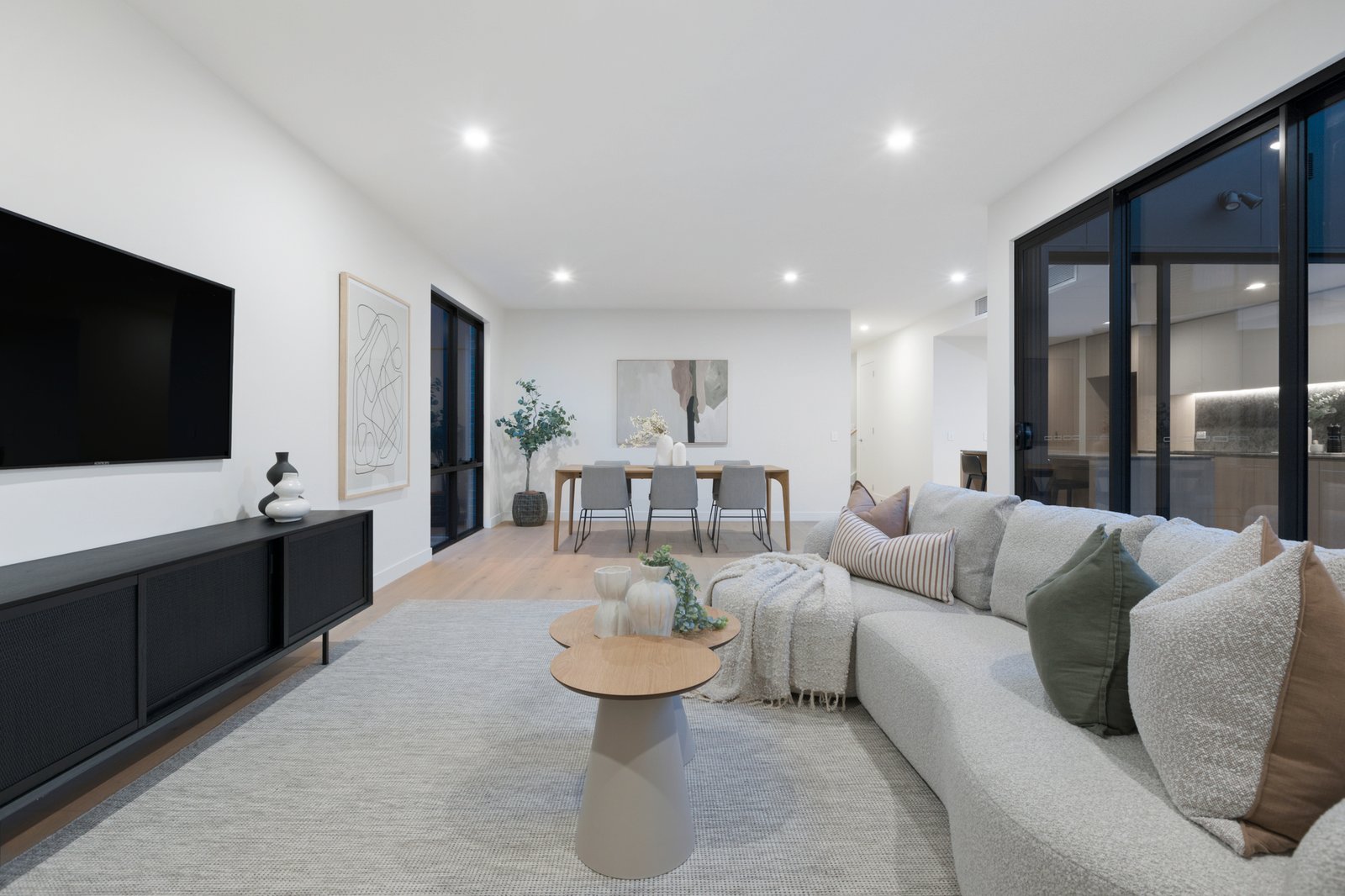 Gallery: 2/4 Hodgson Grove