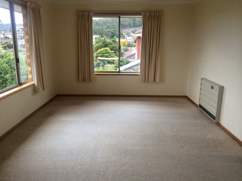 2/4 Holland Court HOWRAH 4