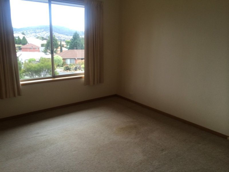 2/4 Holland Court HOWRAH 6