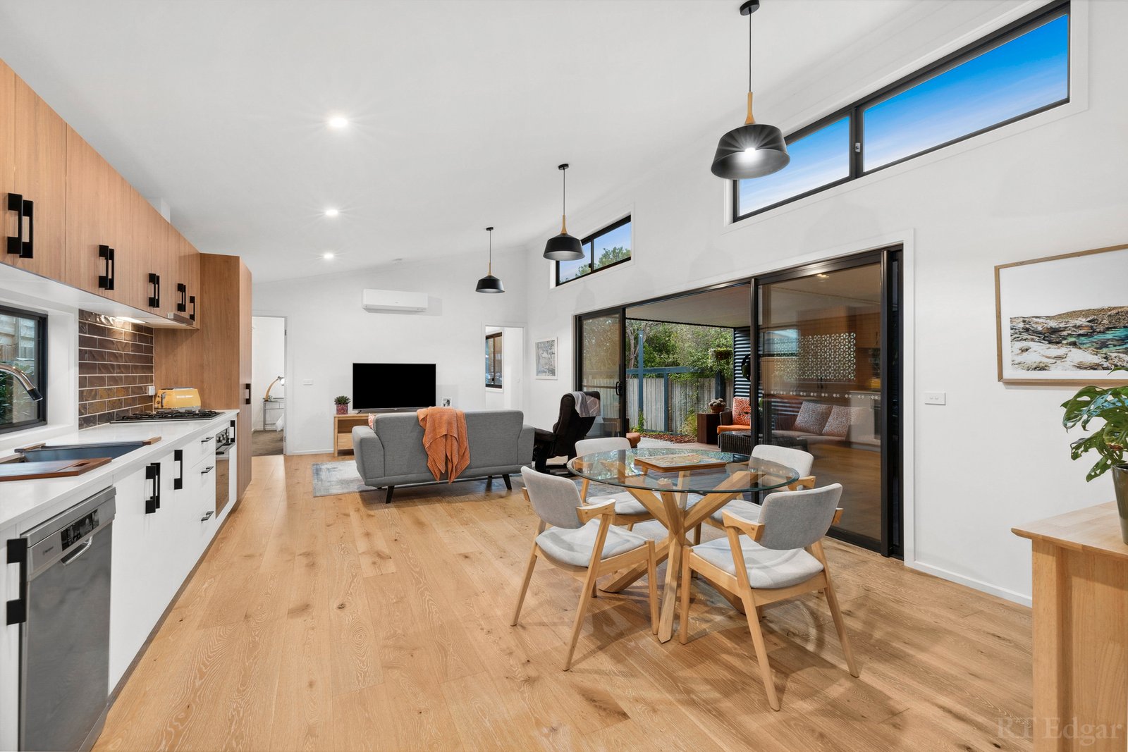 Real Estate and Property in 24 Hollywood Boulevard, Point Lonsdale, VIC