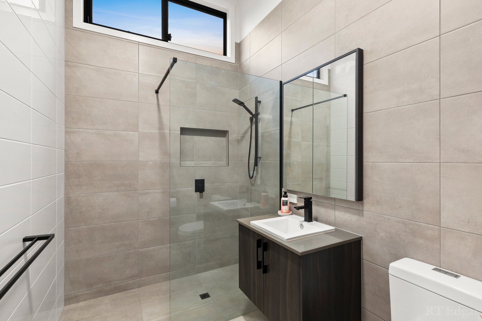 Real Estate and Property in 24 Hollywood Boulevard, Point Lonsdale, VIC