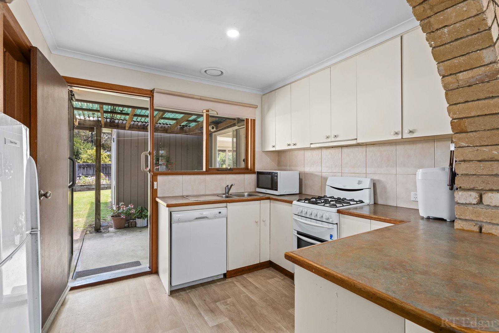 Real Estate and Property in 2/4 Hollywood Boulevard, Point Lonsdale, VIC