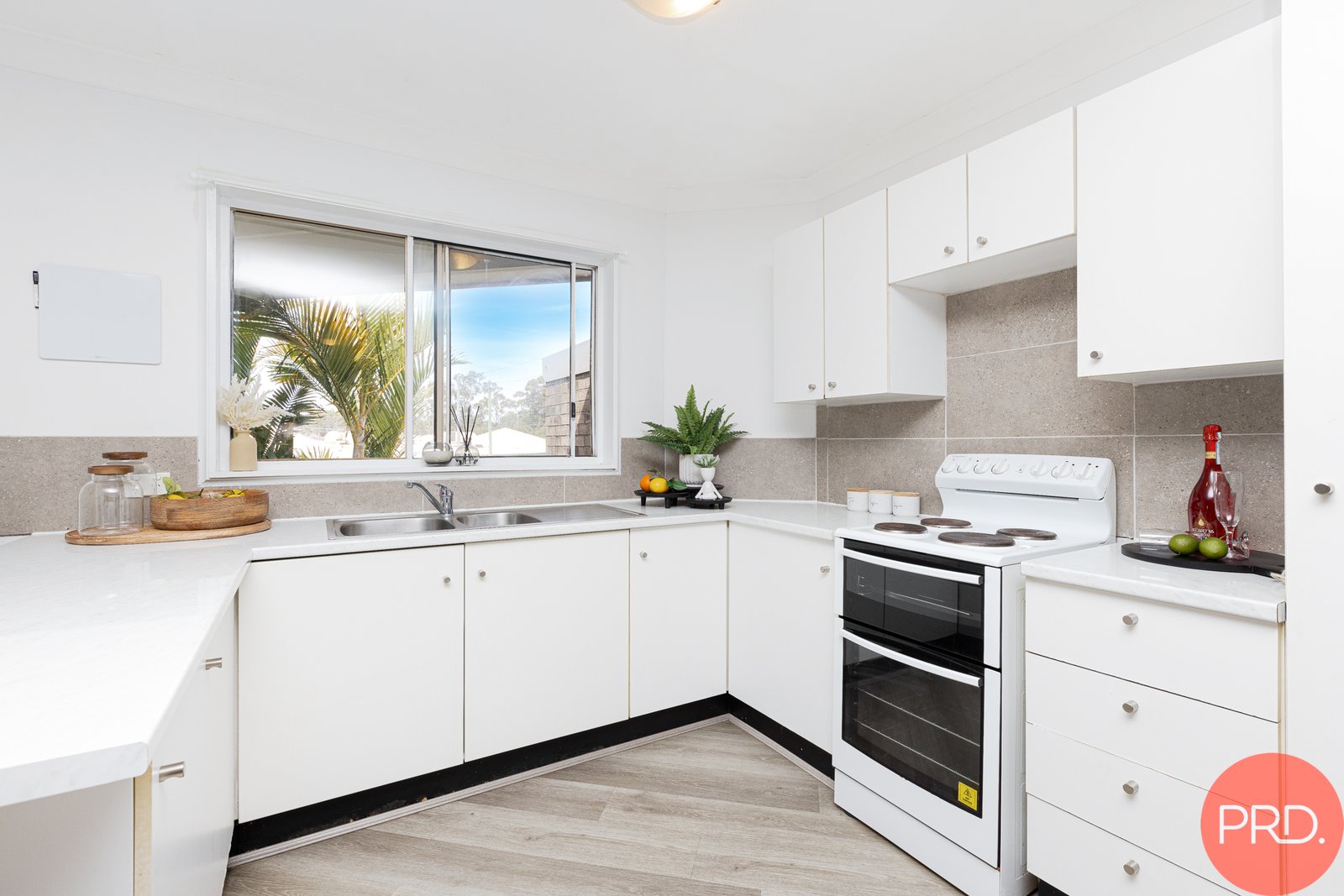 2/4 Holt Close EAST MAITLAND 3