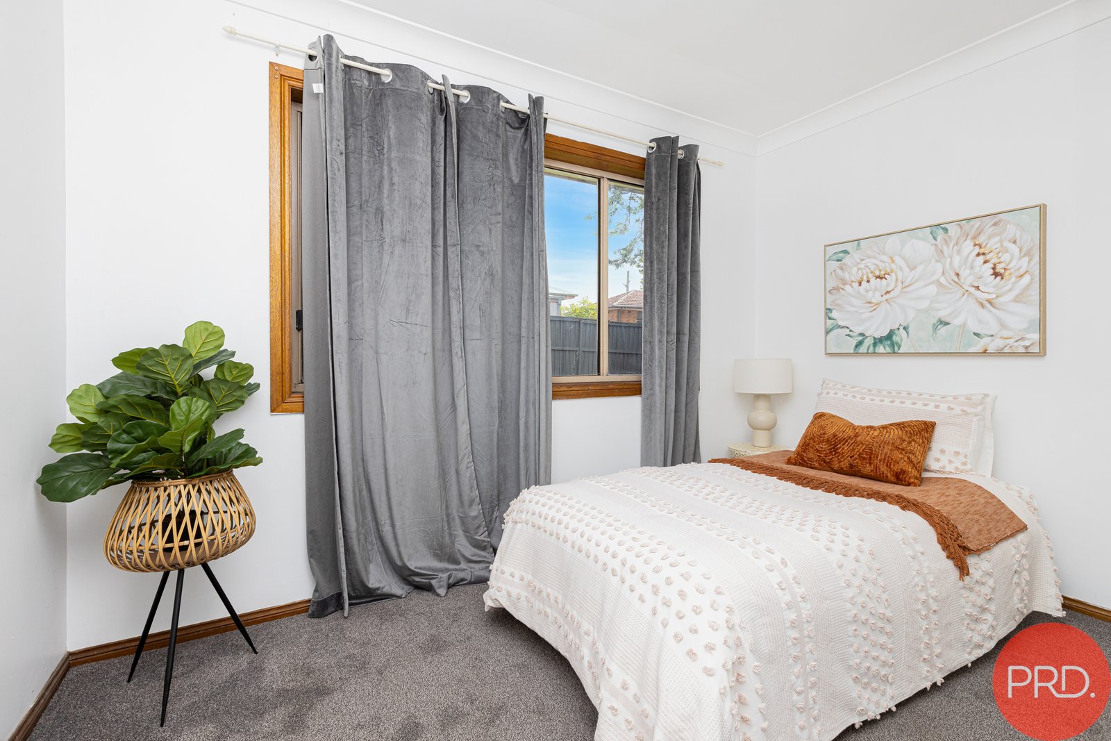 2/4 Holt Close EAST MAITLAND 8