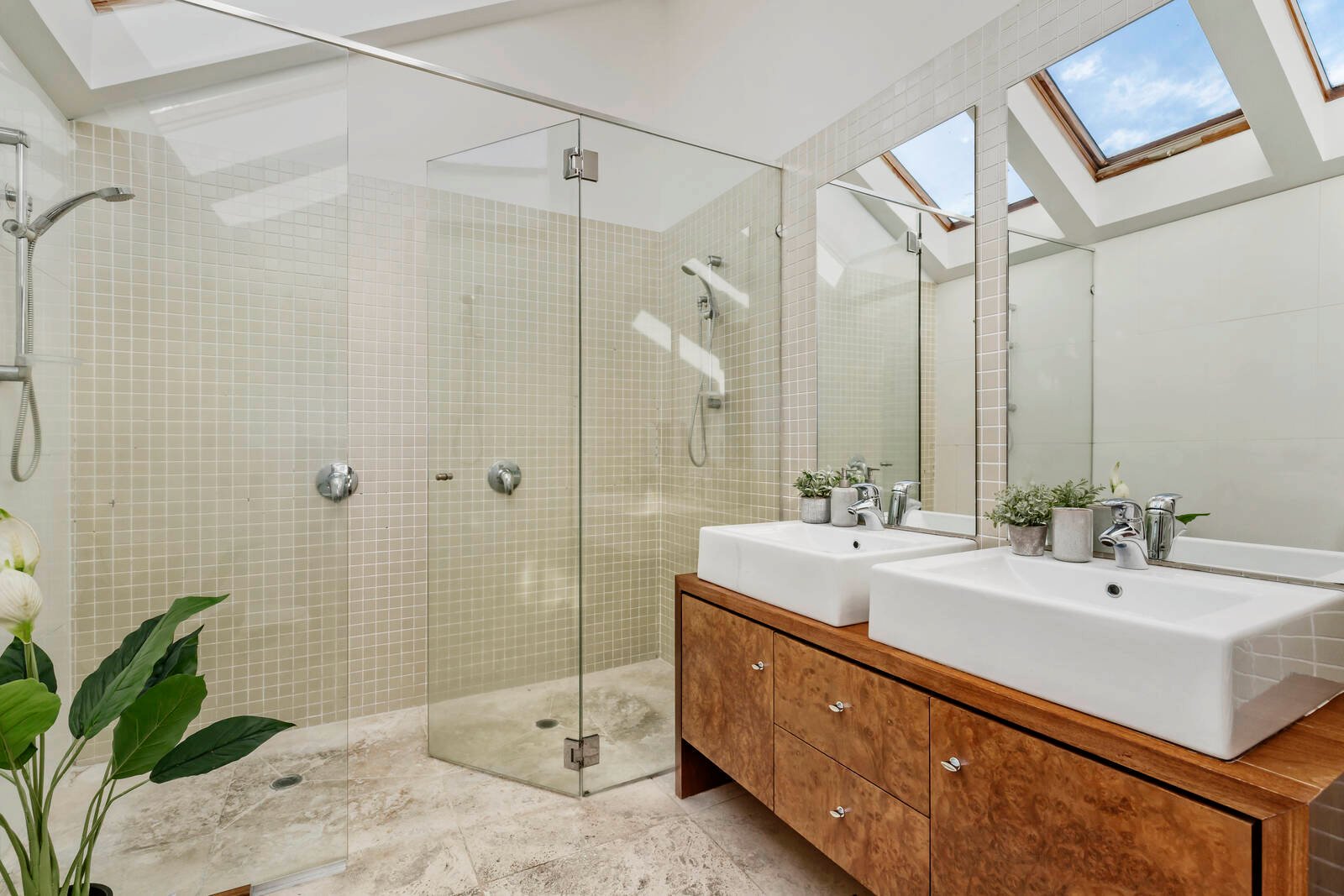 Real Estate and Property in 24 Hopetoun Avenue, Canterbury, VIC