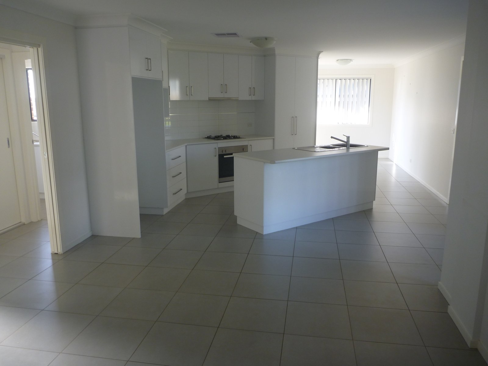 24 Hudson Drive LLOYD 4