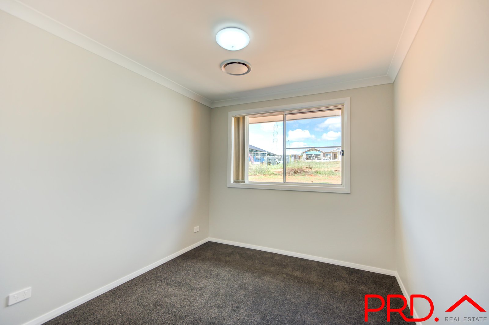 24 Ibis Street TAMWORTH 11