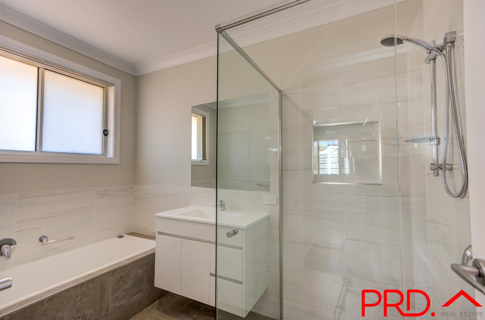 24 Ibis Street TAMWORTH 12