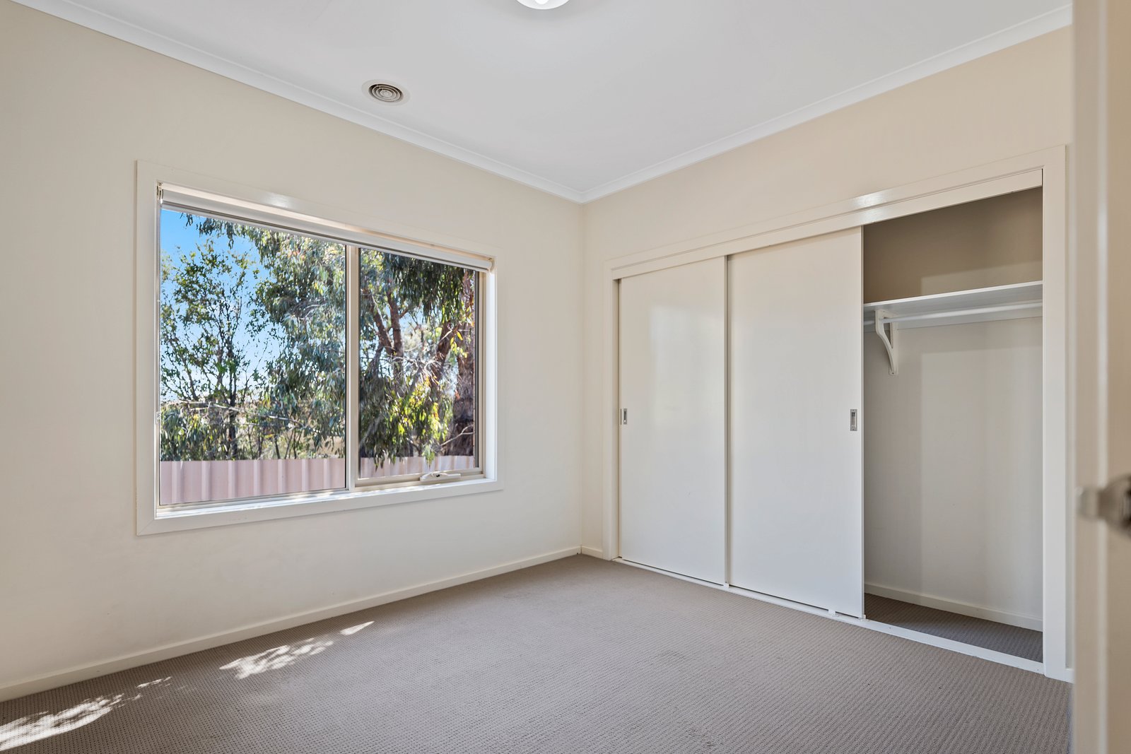 2/4 Jackman Court EAST BENDIGO 8