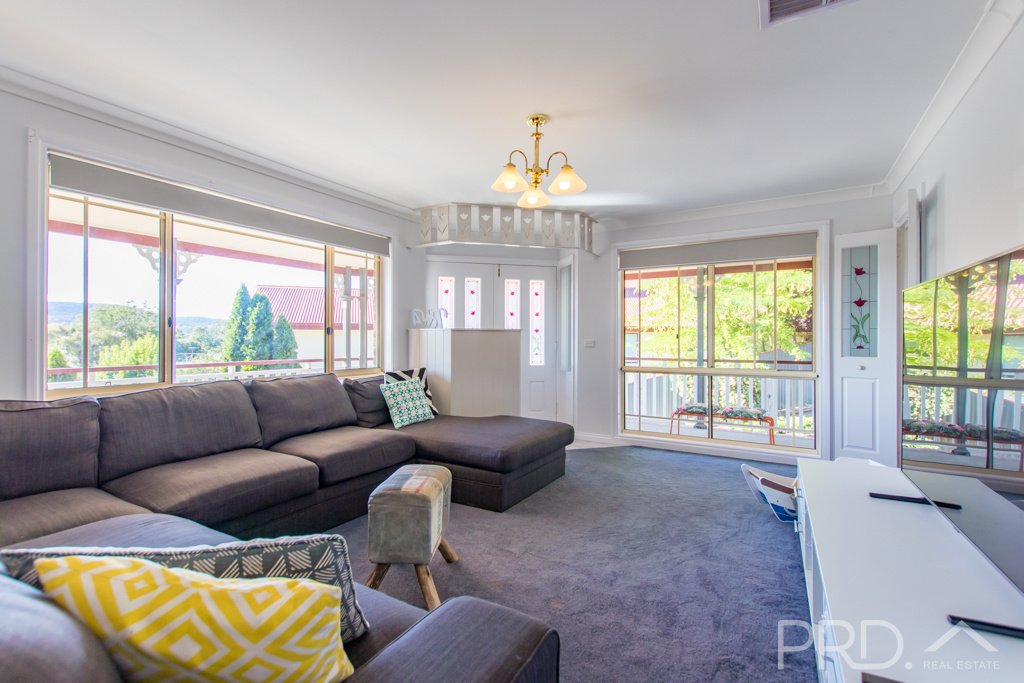 24 Jillabenan Close TUMUT 3