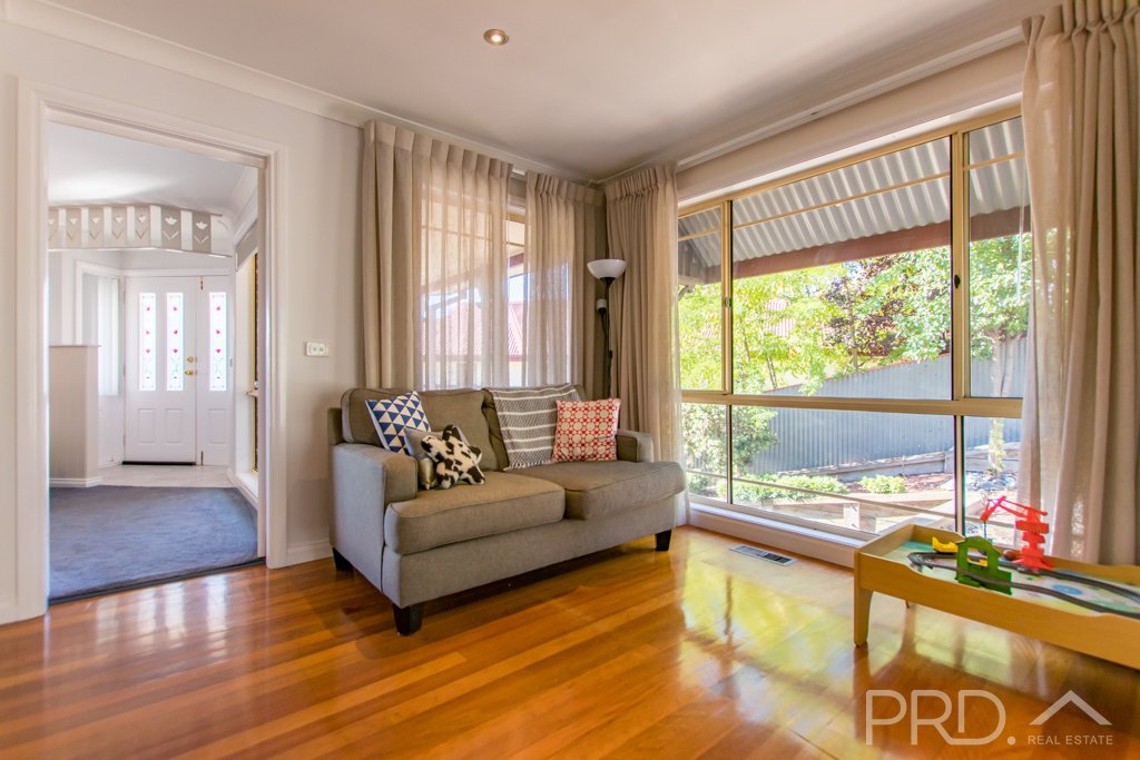 24 Jillabenan Close TUMUT 5