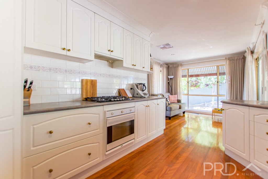 24 Jillabenan Close TUMUT 6