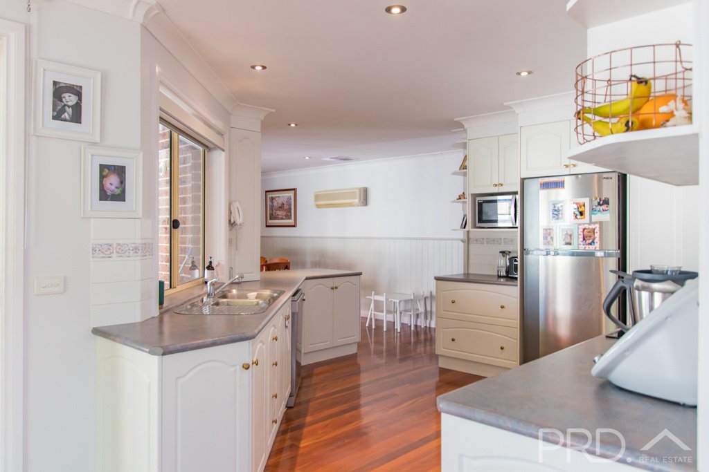 24 Jillabenan Close TUMUT 7