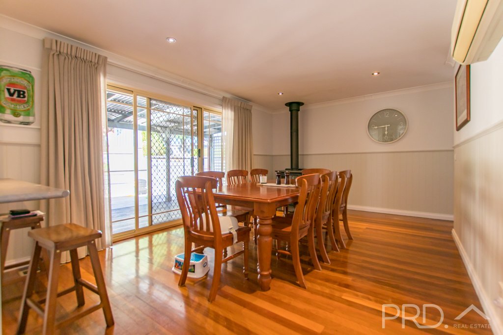 24 Jillabenan Close TUMUT 11