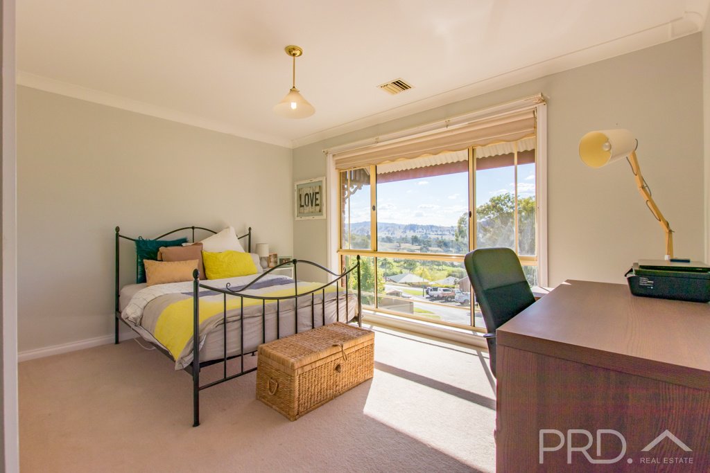 24 Jillabenan Close TUMUT 13