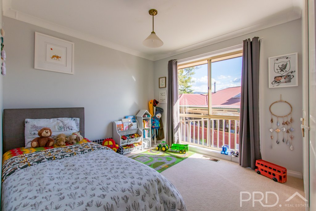 24 Jillabenan Close TUMUT 14