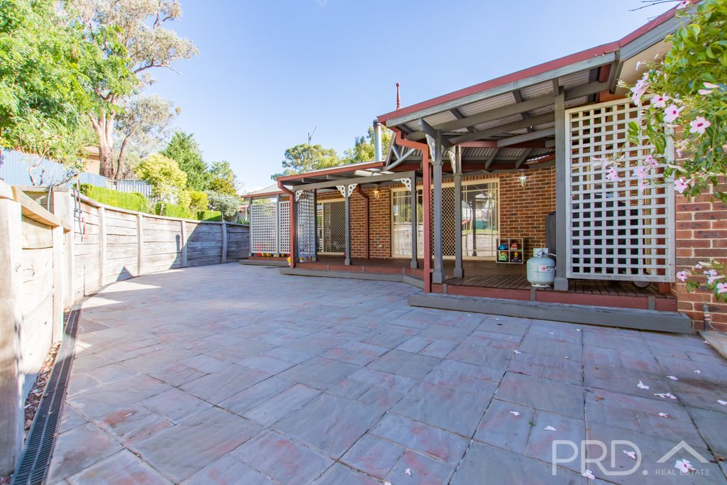 24 Jillabenan Close TUMUT 19