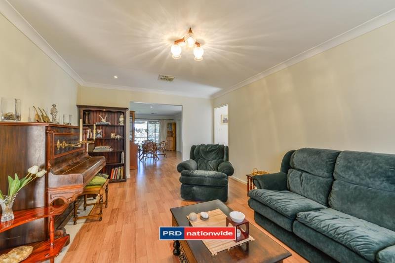 24 John Street TAMWORTH 8