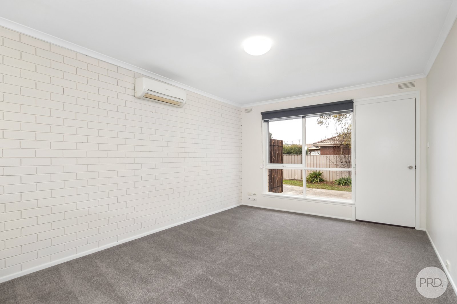 2/4 John Street WENDOUREE 4
