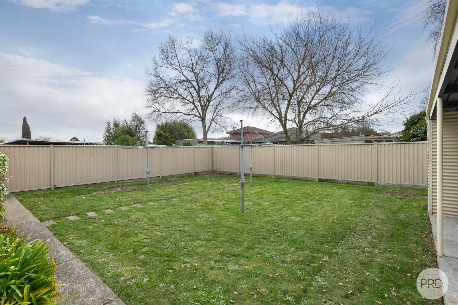 2/4 John Street WENDOUREE 8