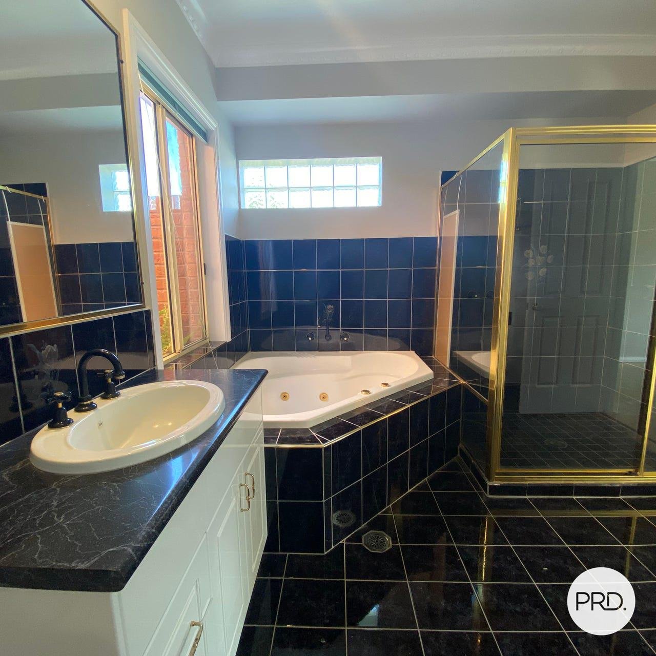 24 Johnston Road WEST ALBURY 4