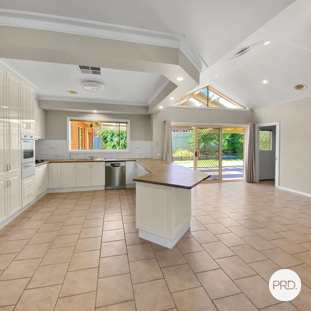 24 Johnston Road WEST ALBURY 2