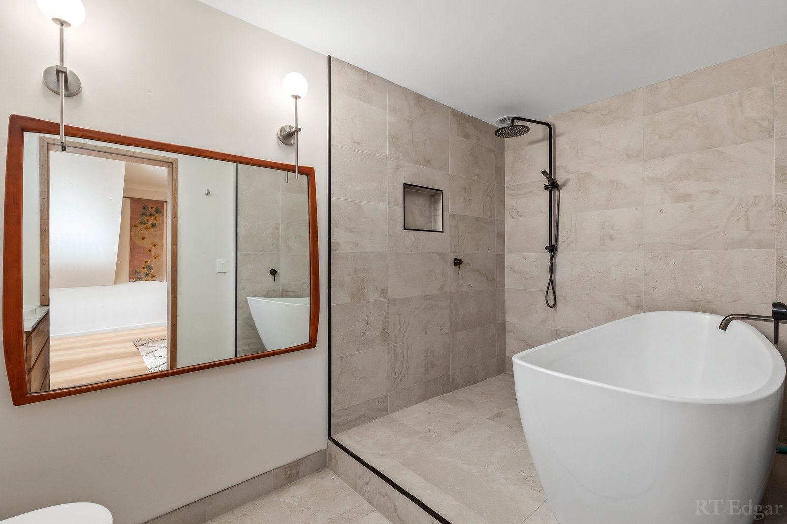 Real Estate and Property in 24 Kalinga Road, Ocean Grove, VIC