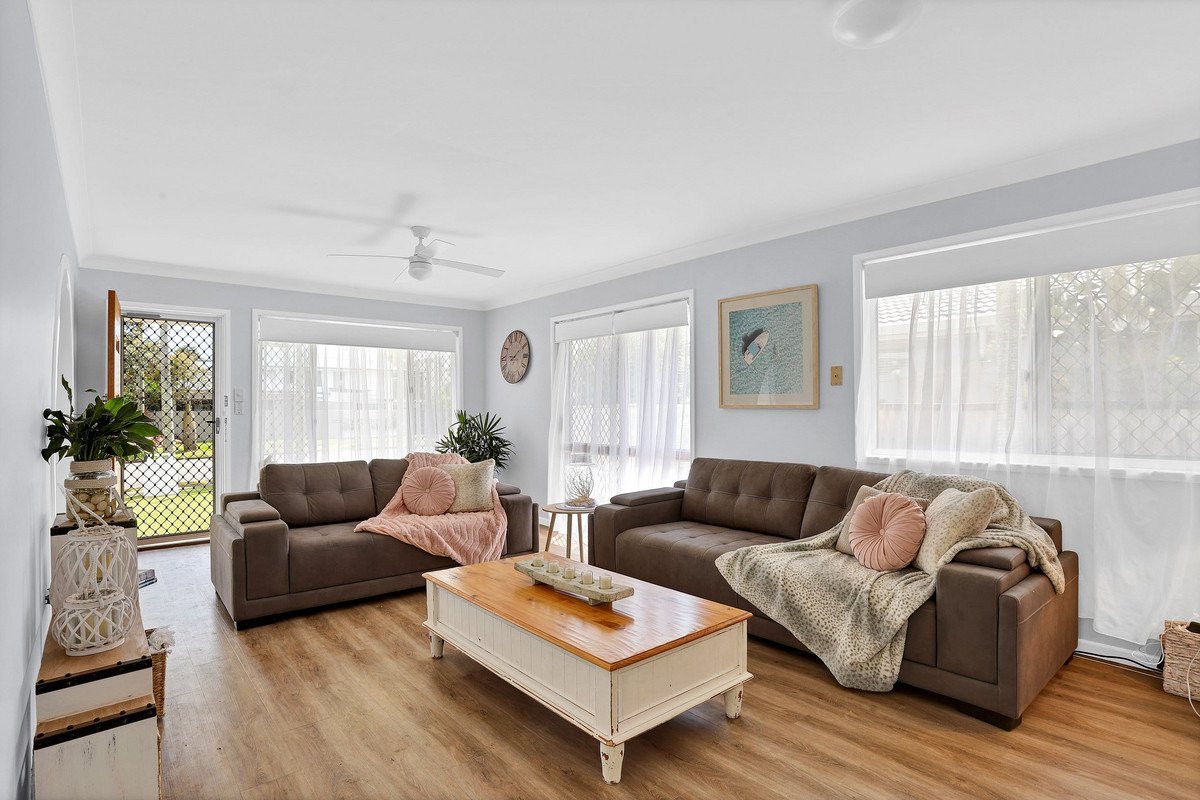 24 Kallay Street Miami 7