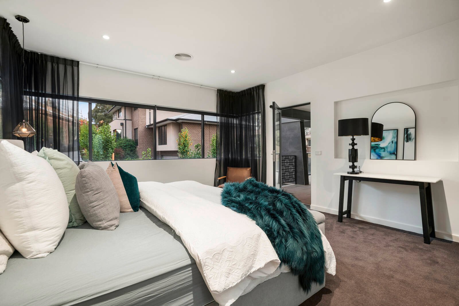 Real Estate and Property in 2/4 Karwitha Street, Vermont, VIC