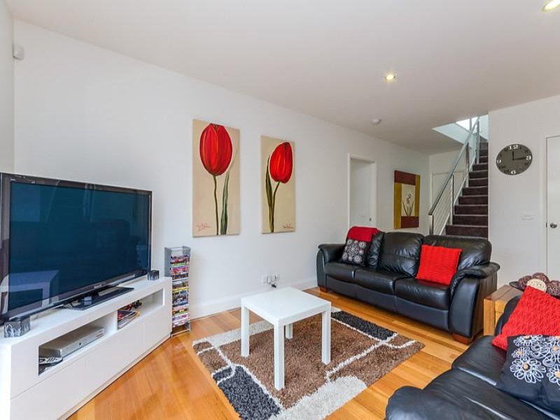 Gallery: 2/4 Kells Avenue