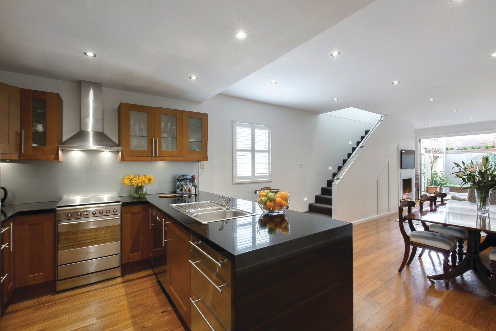 24 Kerferd Place, Albert Park, VIC