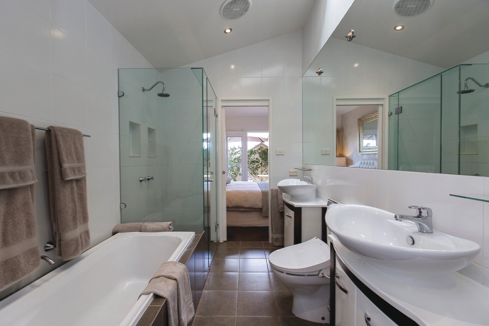 24 Kerferd Place, Albert Park, VIC