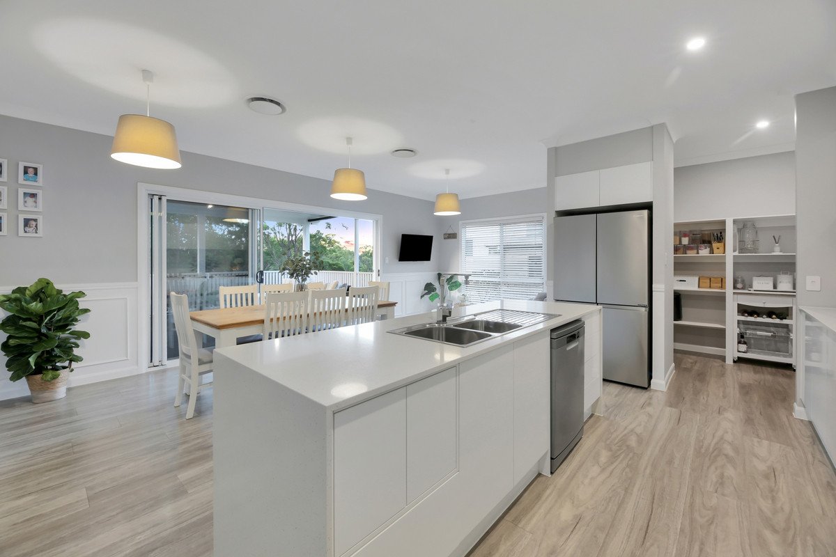 24 Kingcrest Drive Reedy Creek 6