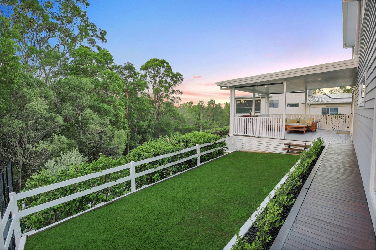 24 Kingcrest Drive Reedy Creek 12