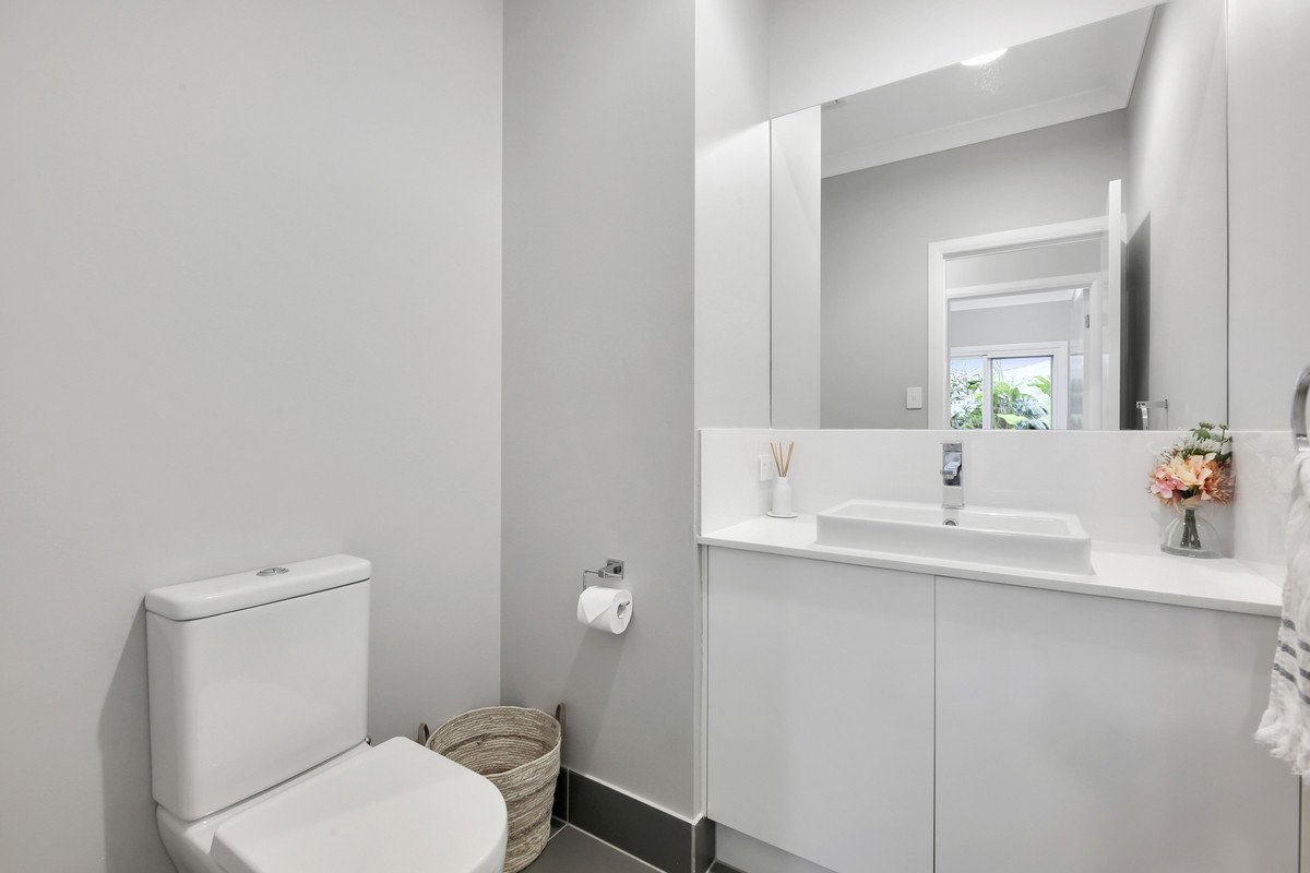 24 Kingcrest Drive Reedy Creek 31