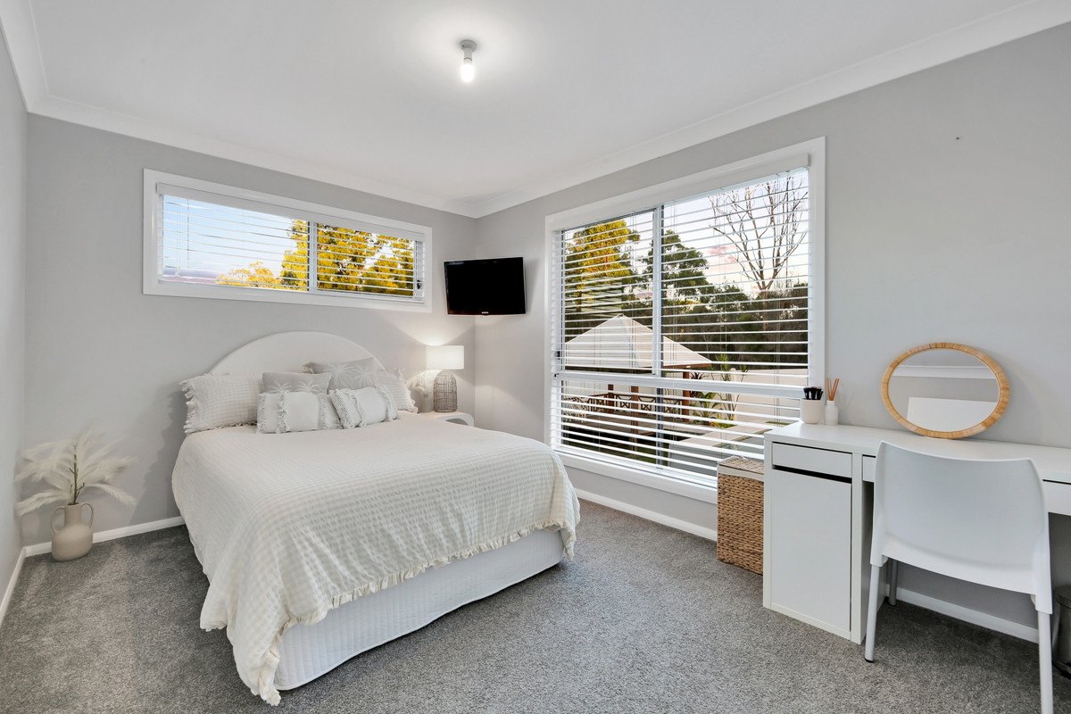 24 Kingcrest Drive Reedy Creek 32