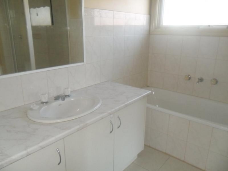 Gallery: 2/4 Kingsville Street
