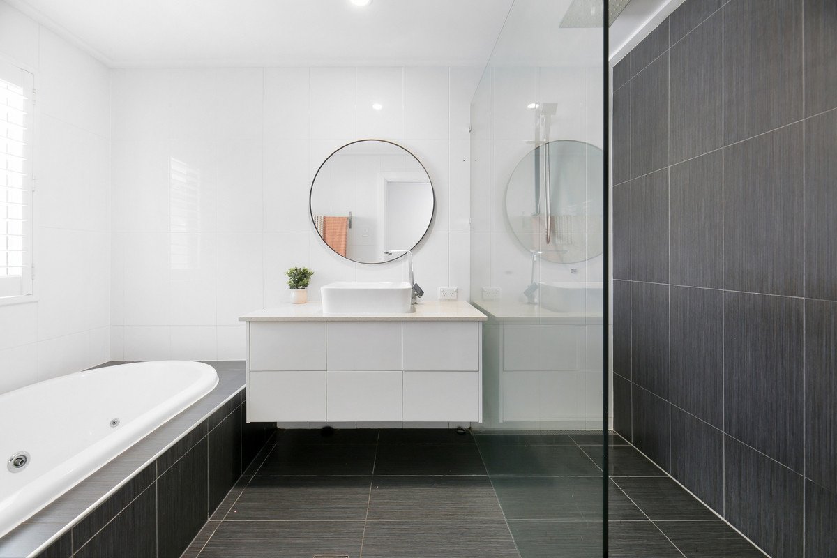 24 Kurrajong Court Palm Beach 14