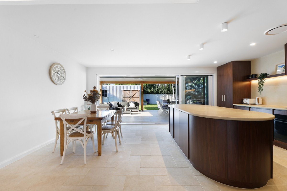 24 Kurrajong Court Palm Beach 6
