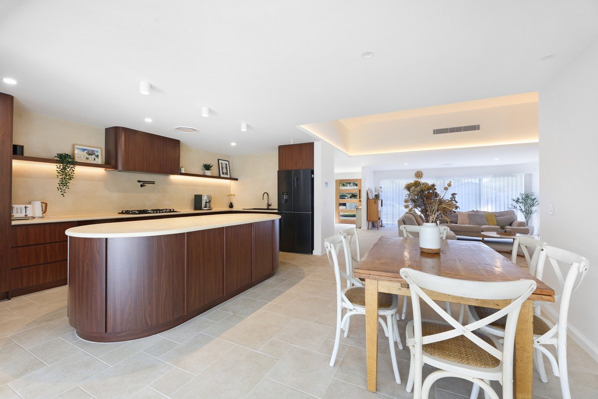 24 Kurrajong Court Palm Beach 7