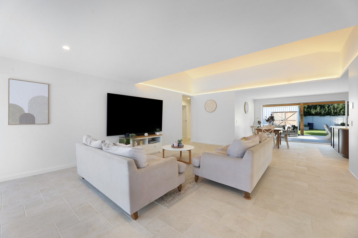 24 Kurrajong Court Palm Beach 11