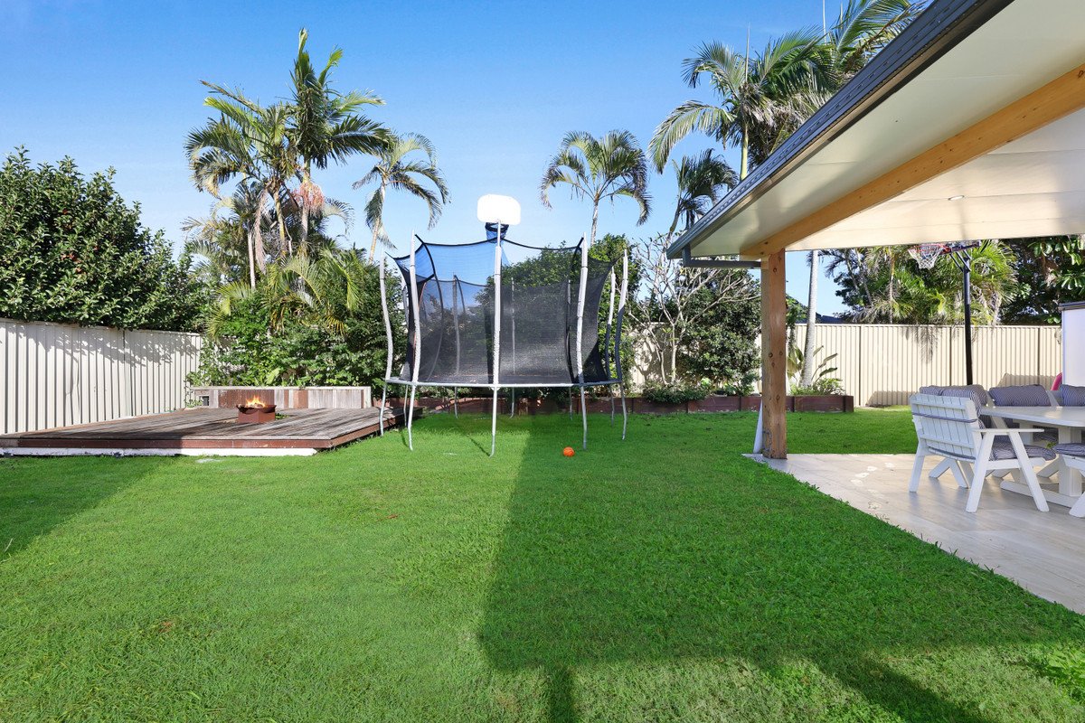 24 Kurrajong Court Palm Beach 23