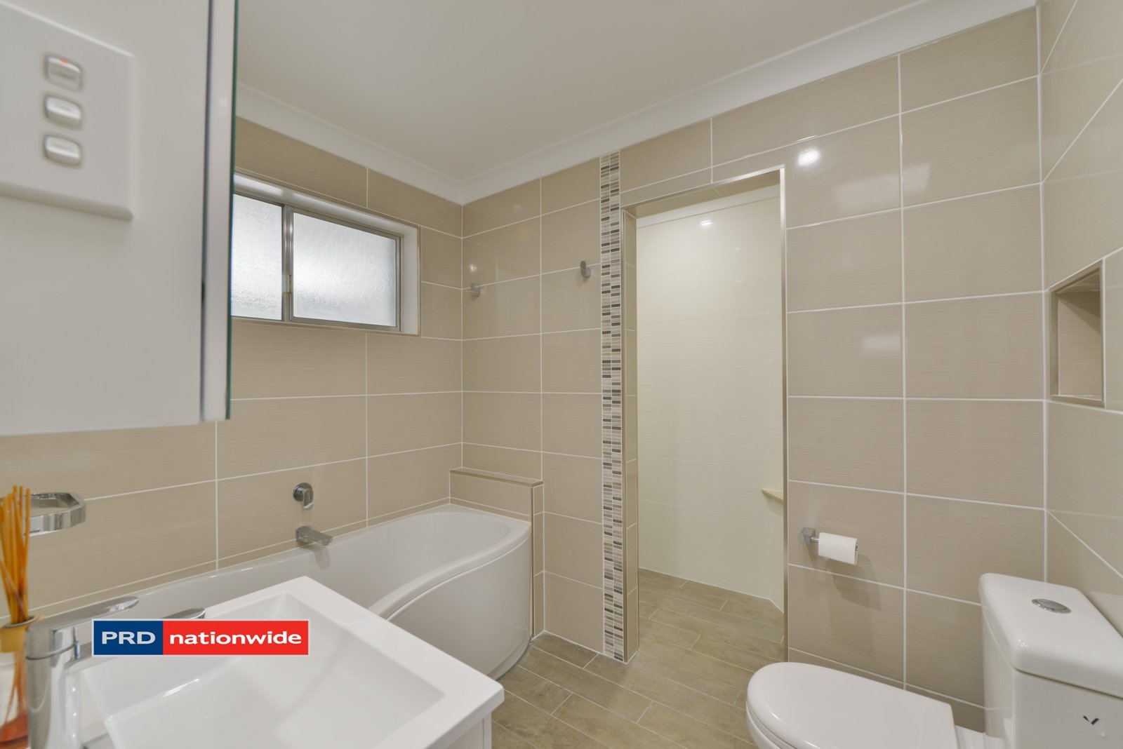 24 Lancaster Avenue TAMWORTH 5