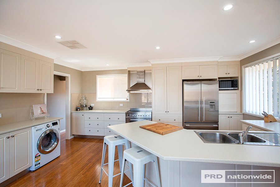 24 Lancaster Avenue TAMWORTH 6