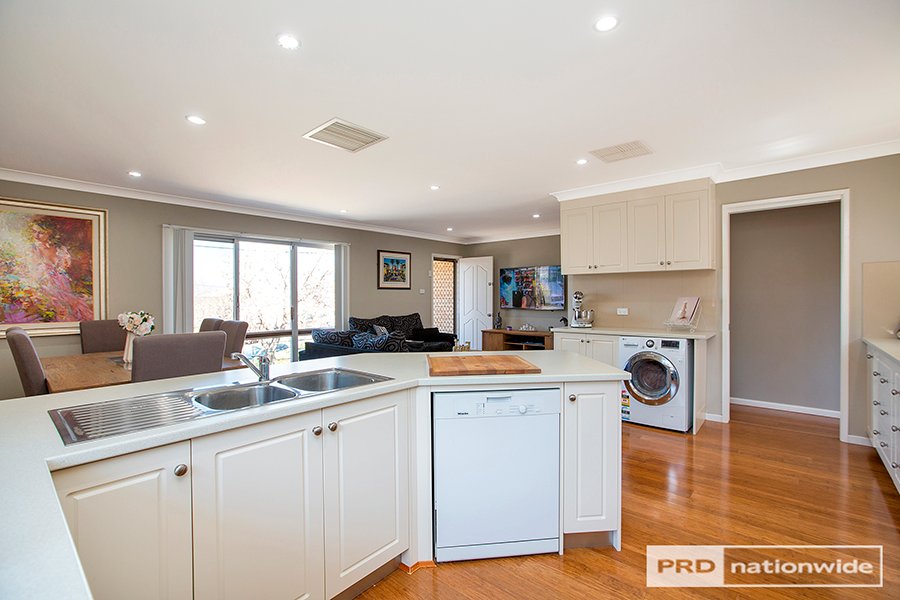 24 Lancaster Avenue TAMWORTH 8