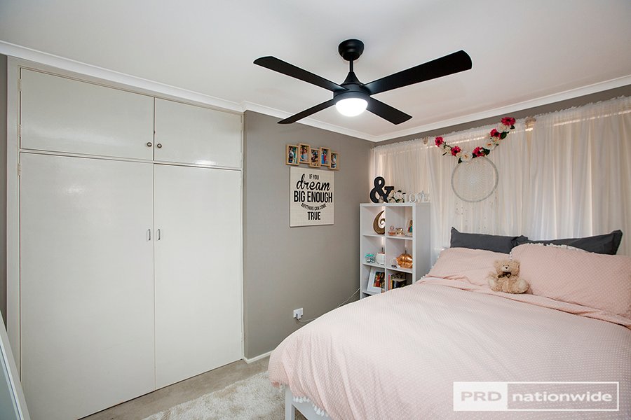 24 Lancaster Avenue TAMWORTH 10