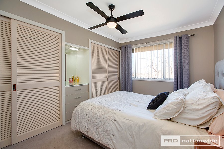 24 Lancaster Avenue TAMWORTH 11