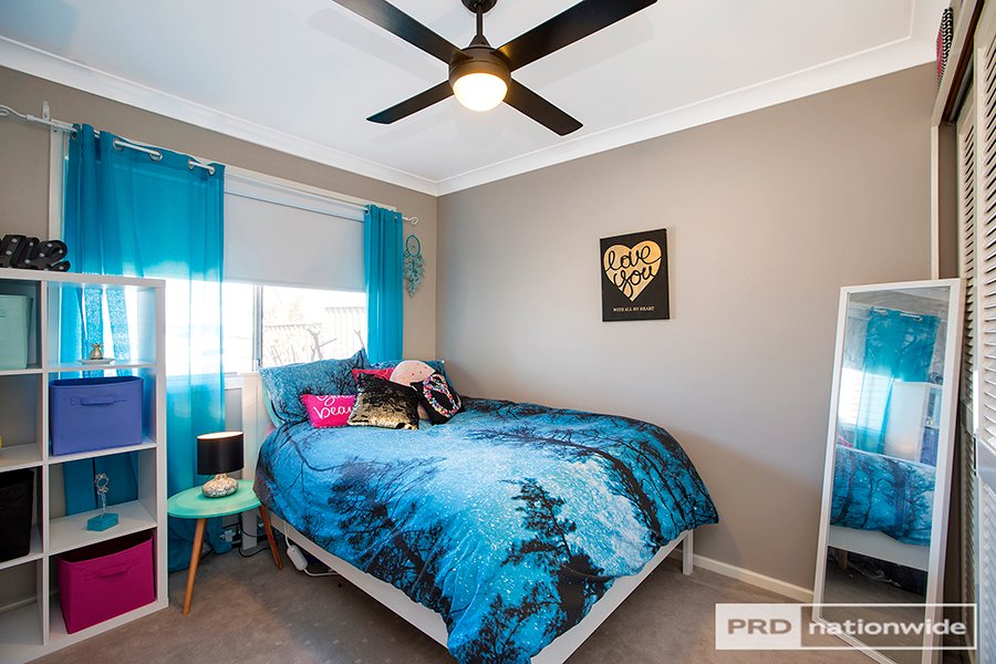 24 Lancaster Avenue TAMWORTH 12