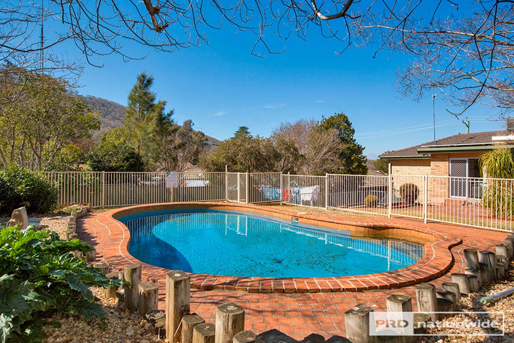 24 Lancaster Avenue TAMWORTH 14