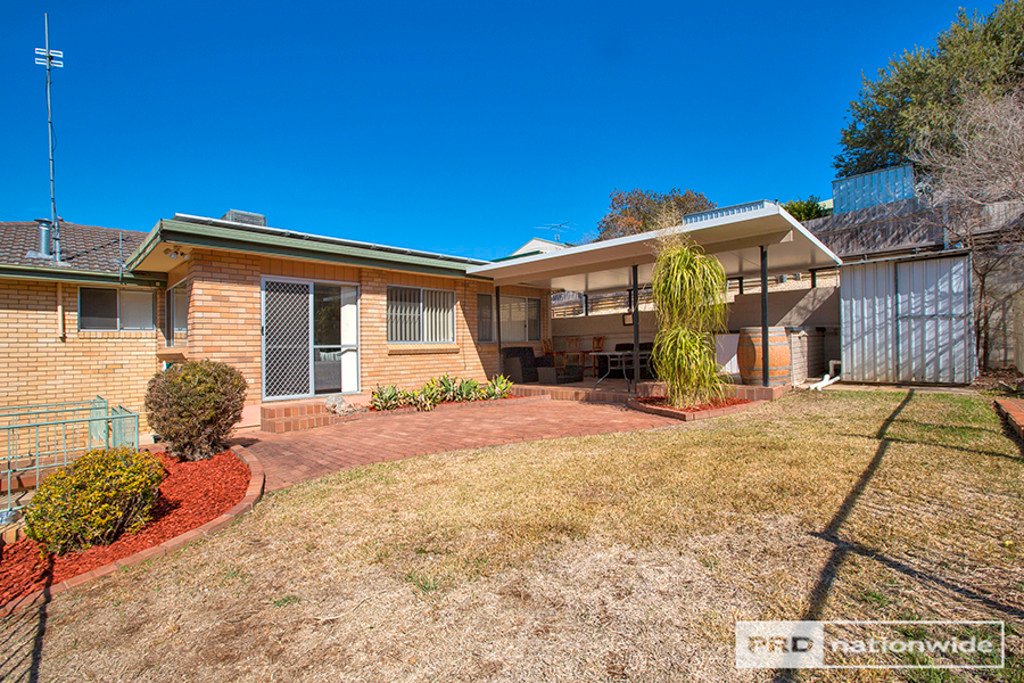 24 Lancaster Avenue TAMWORTH 15